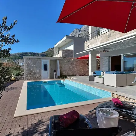 Villa Hideaway *