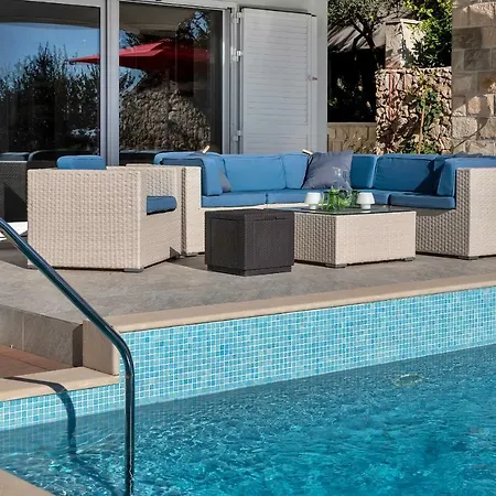 Вілла Hideaway Makarska *